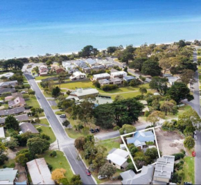 Coastal Charm Dog Friendly home by Custom Bnb Hosting, Dromana
